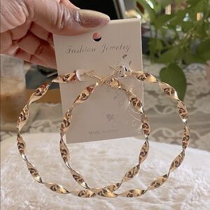 Fashion Jewelry Gold Twisted Hoop Earrings